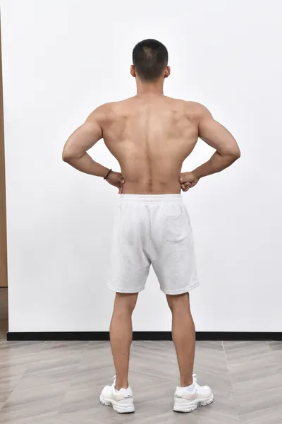 健身教练动作展示与形象实拍